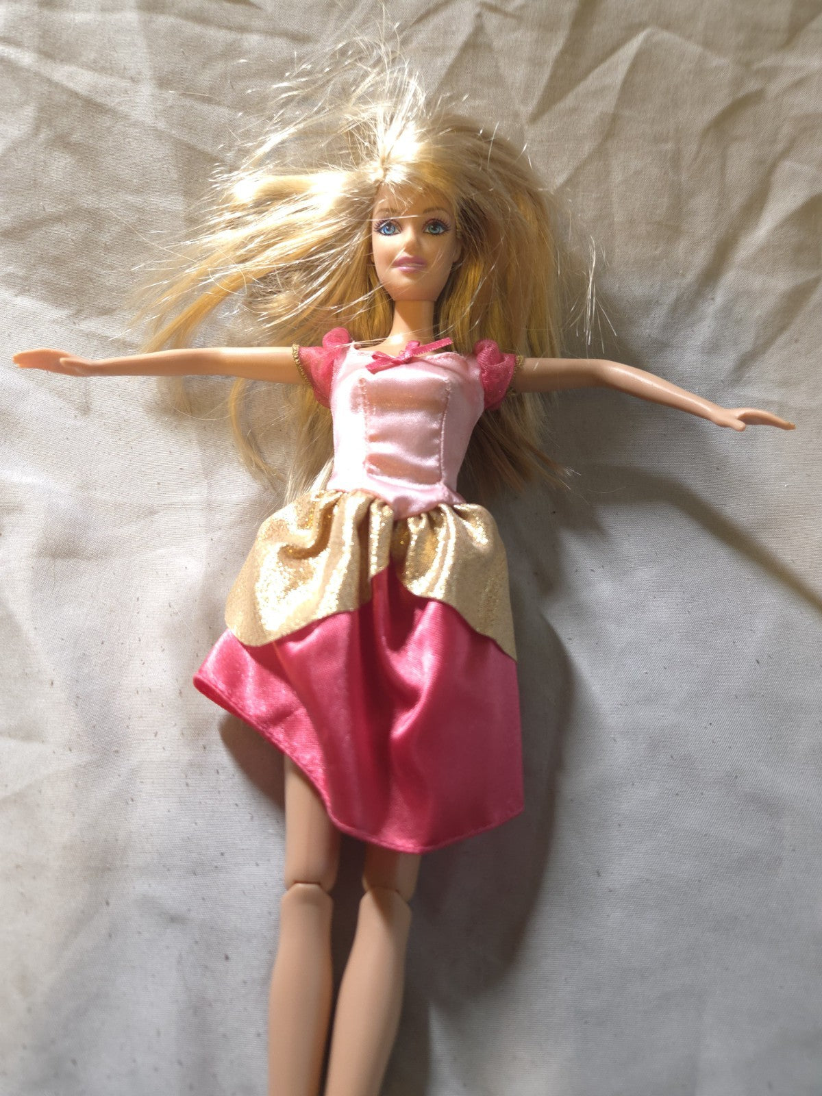 1998 Barbie Doll - 12 Dancing Princesses