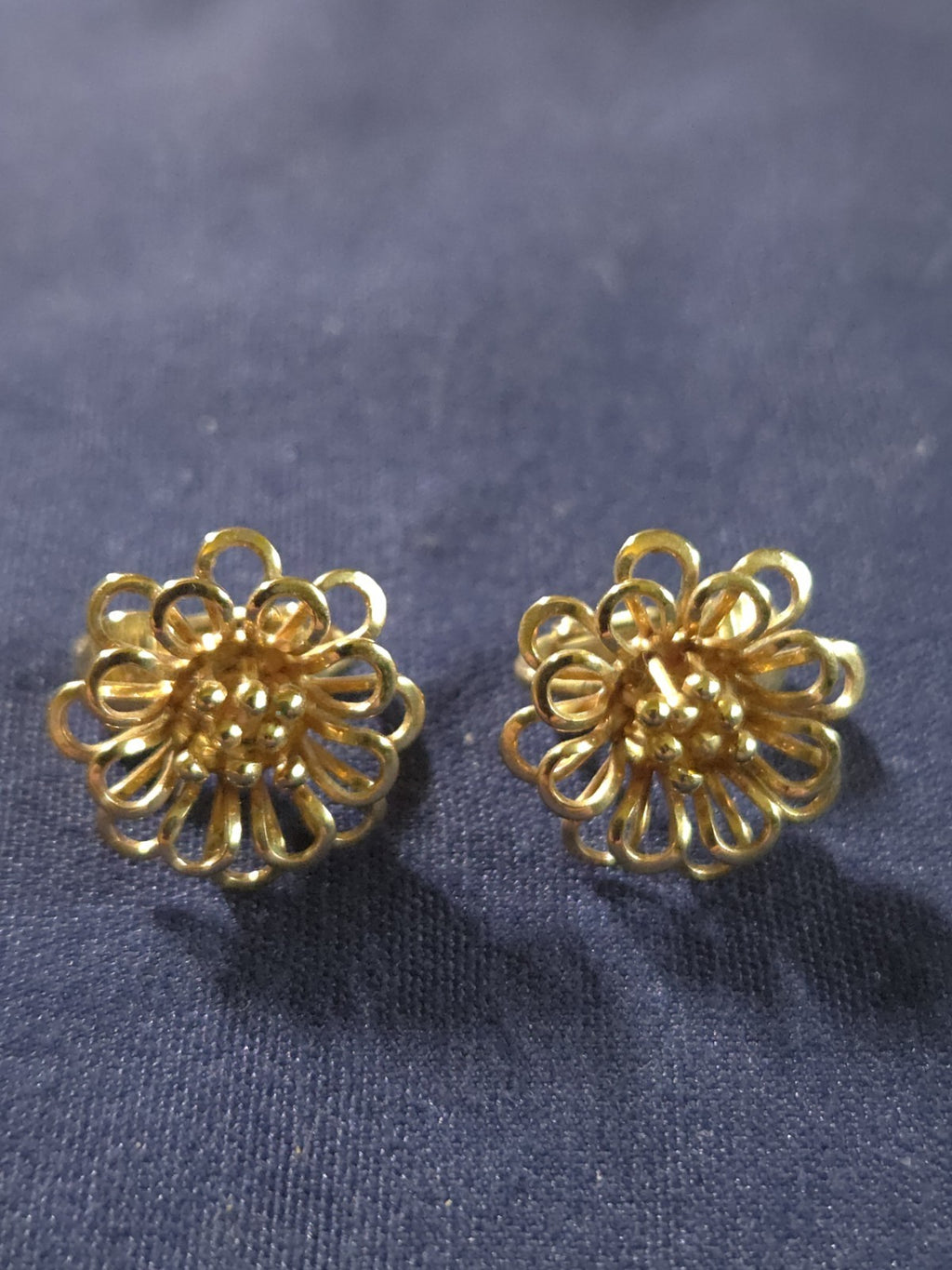 Vintage Estate Jewelry - Trifari Goldtone 3-D Flower Clip Earrings