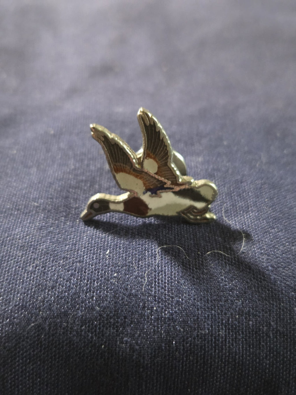 Vintage Gold-Toned/Glazed Duck In Flight Hunter Nature Enthusiast Lapel Pin