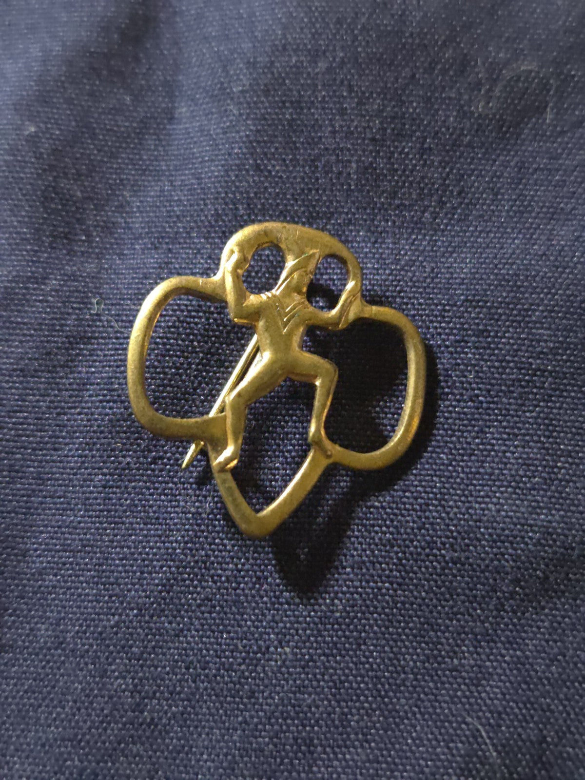 Vintage Girl Scout Brownie Membership Pin Trefoil Clover Gold Tone