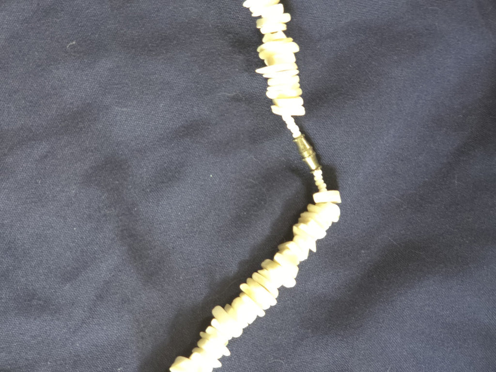 Vintage Puka Shell Necklace Hawaiian Choker Surfer Genuine Tiger Shell 15.5”