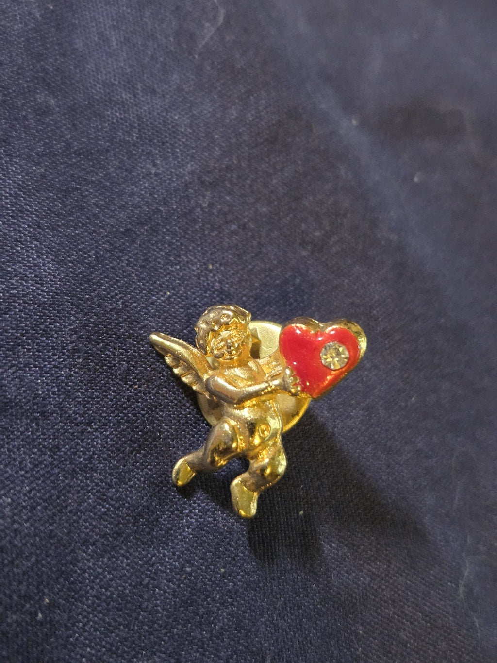 Vintage Gold-tone Cherub Lapel Pin With Enamel Red Heart And Clear Rhinestone