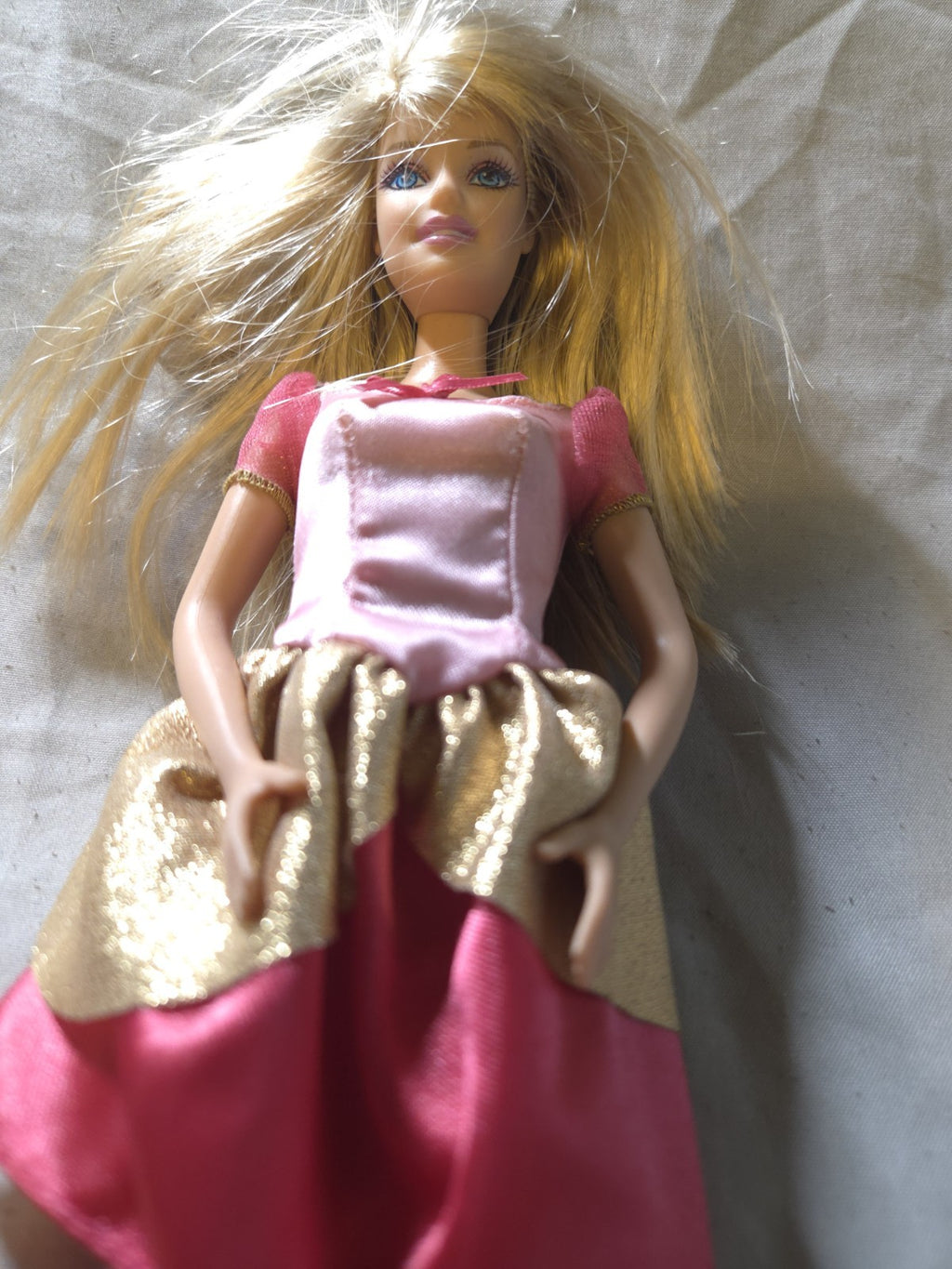 1998 Barbie Doll - 12 Dancing Princesses