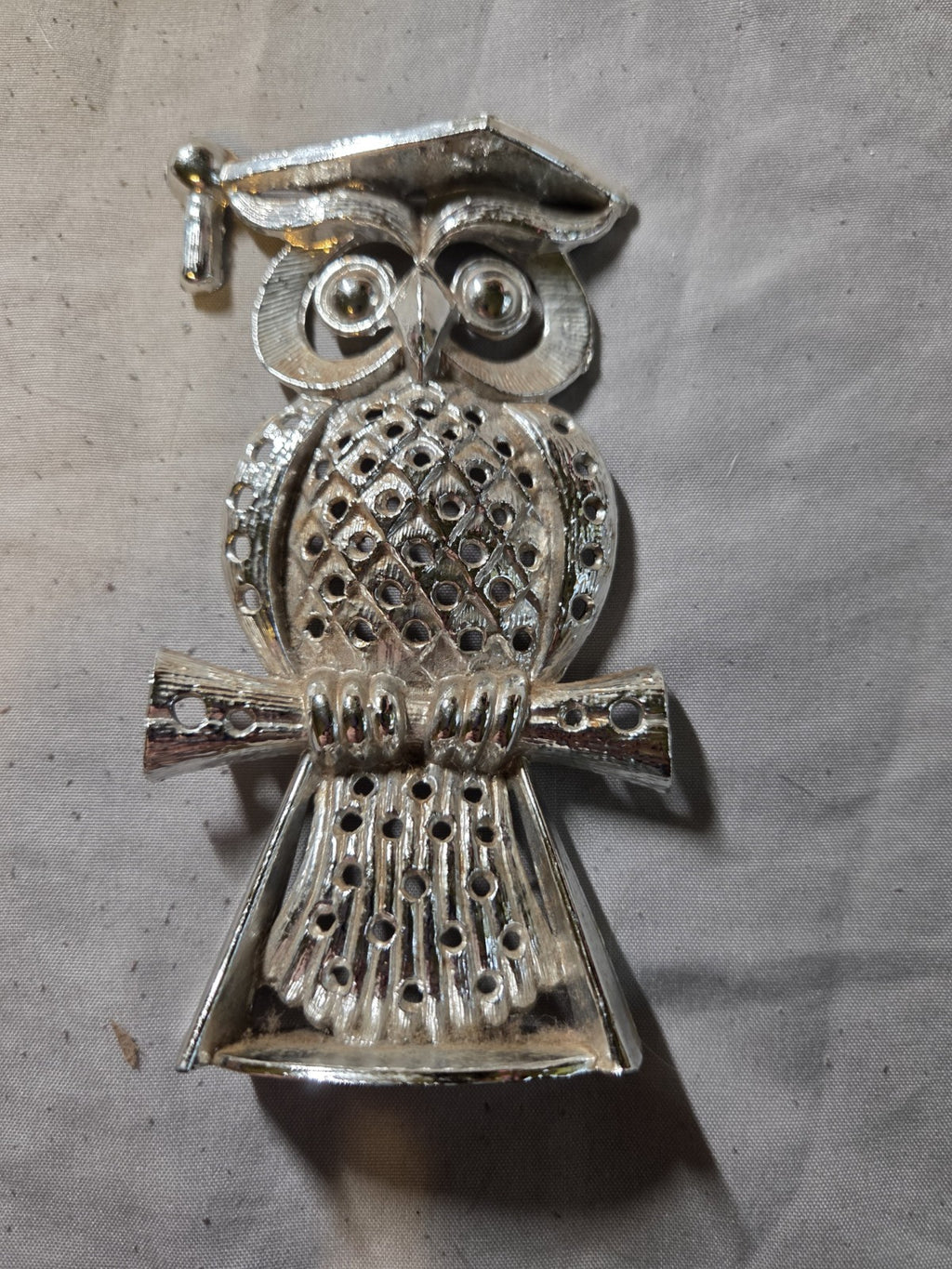 Vintage Metal Wise Owl Pierced Earring Holder 70s Torino Silver Tone Retro