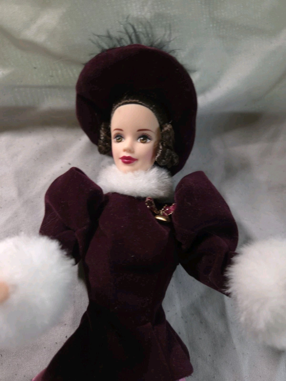 Barbie - 1996 Hallmark Holiday Traditions Doll,  Non-Mint Box