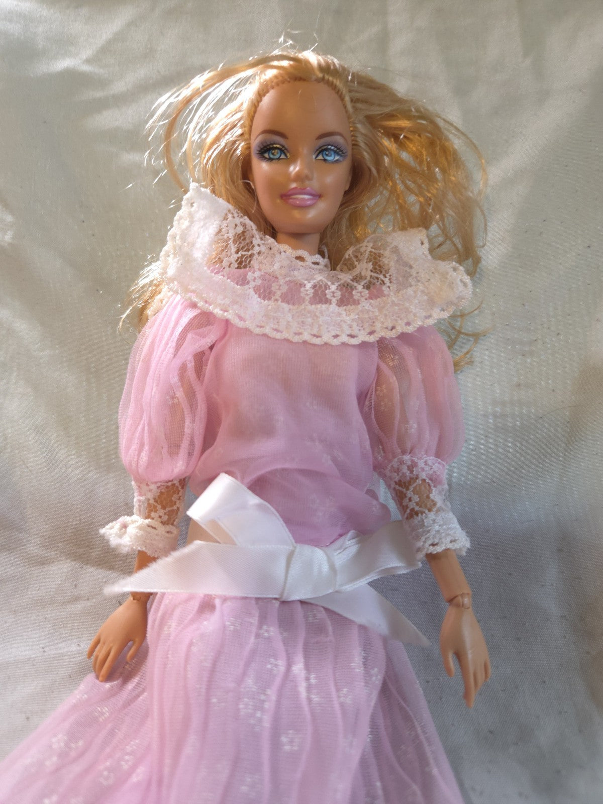 vintage 1984 Mattel Barbie Heart Family Mom doll wearing her original pink gown