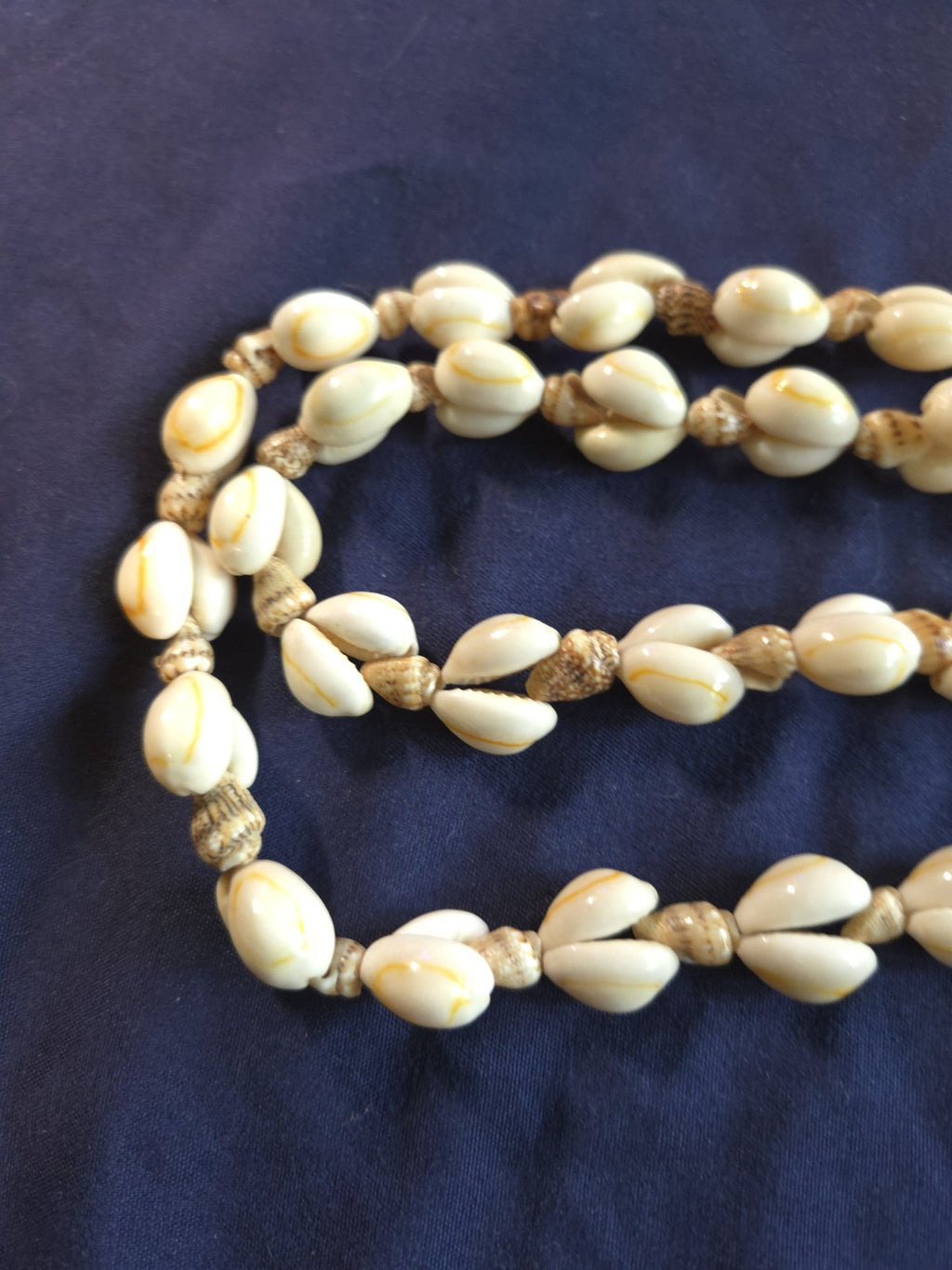 Vintage Estate Jewelry 32 Inch Seashell Necklace