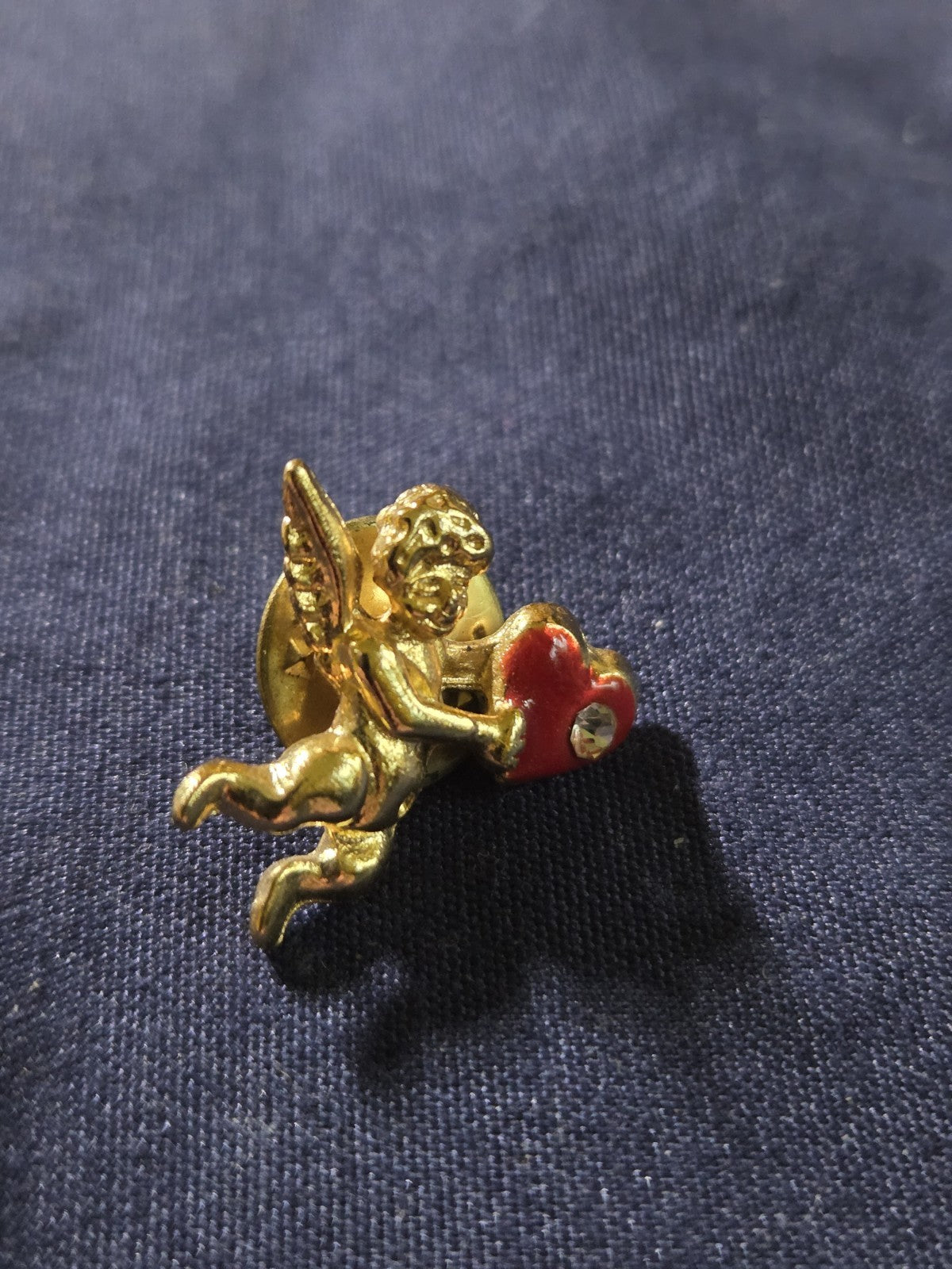 Vintage Gold-tone Cherub Lapel Pin With Enamel Red Heart And Clear Rhinestone
