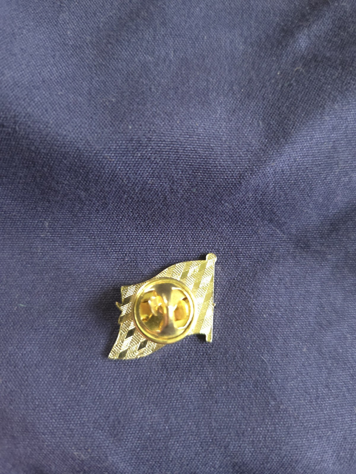 Vintage USO American Flag Waving On Pole Enamel Lapel Pin Patriotic Military