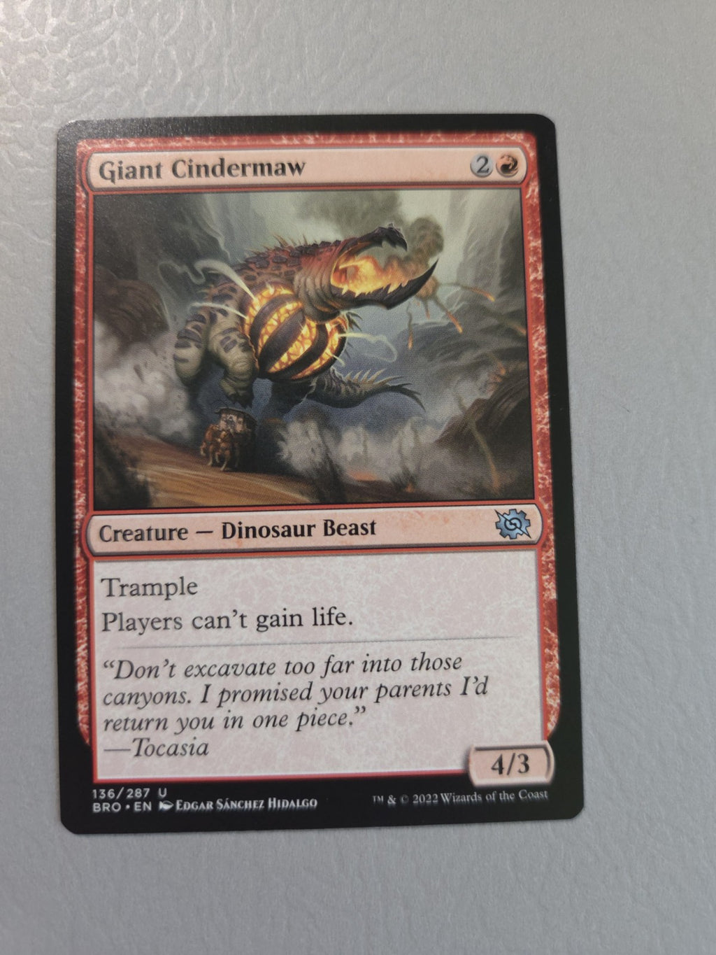 MTG - Giant Cindermaw - The Brothers' War - Regular - U - 136 - NM