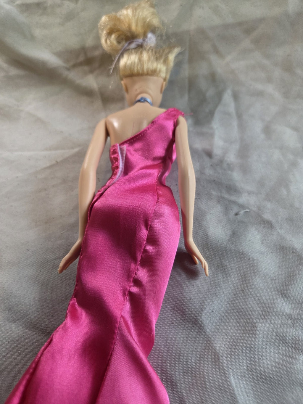 2011 Barbie In Pink Satin Dress And Heels