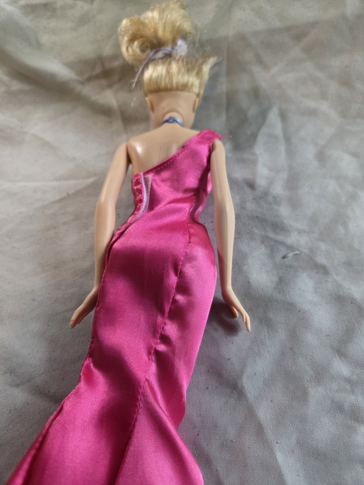 2011 Barbie In Pink Satin Dress And Heels