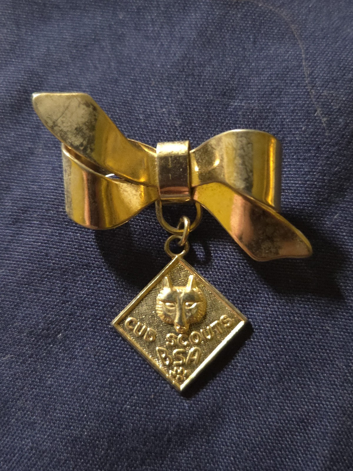 Vintage BSA Cub Scouts Den Mothers Gold Tone Ribbon Bow Brooch