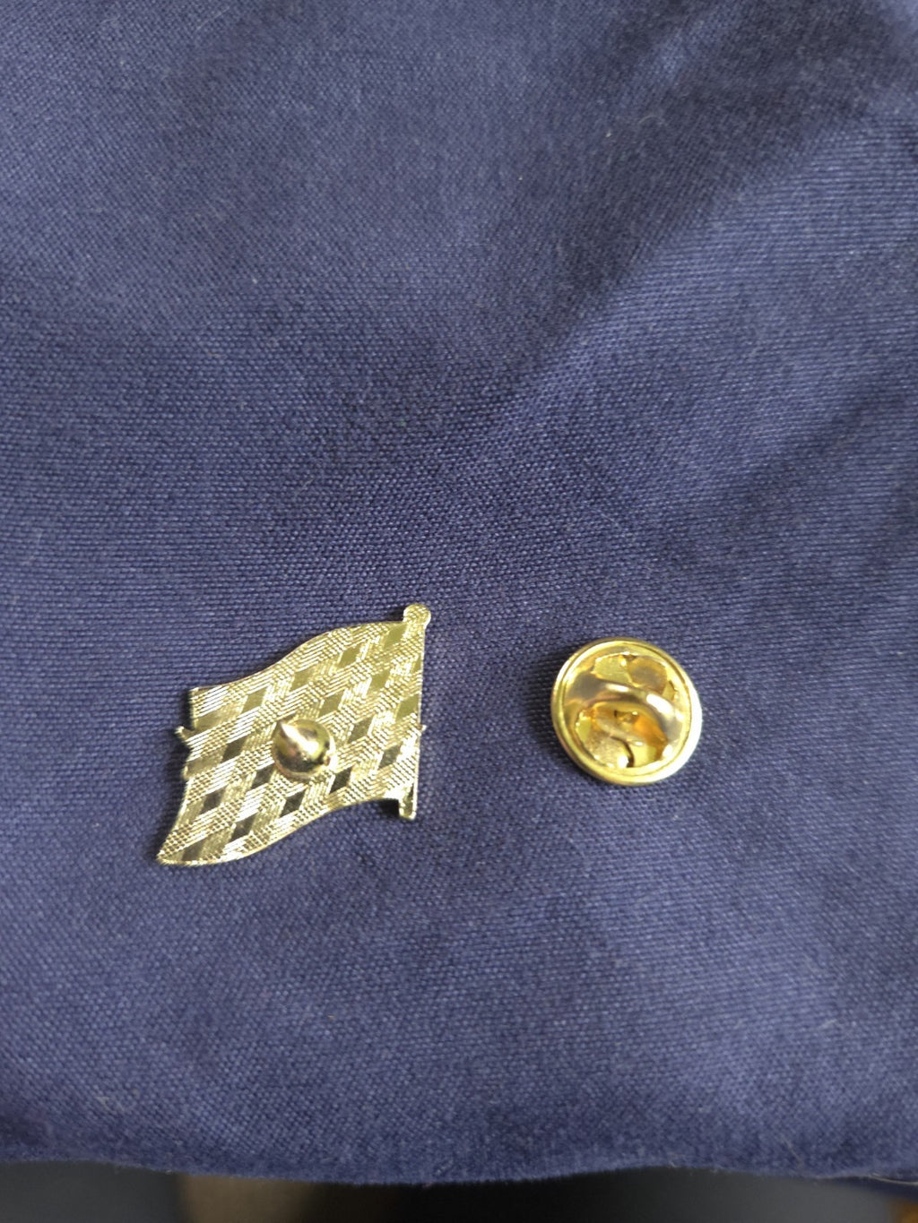 Vintage USO American Flag Waving On Pole Enamel Lapel Pin Patriotic Military