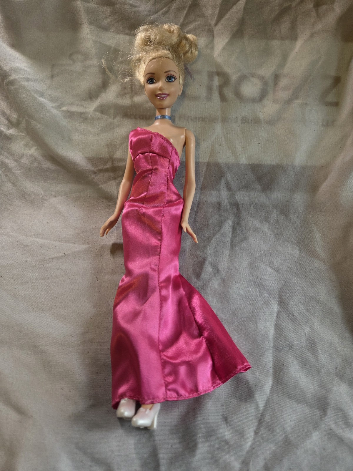 2011 Barbie In Pink Satin Dress And Heels