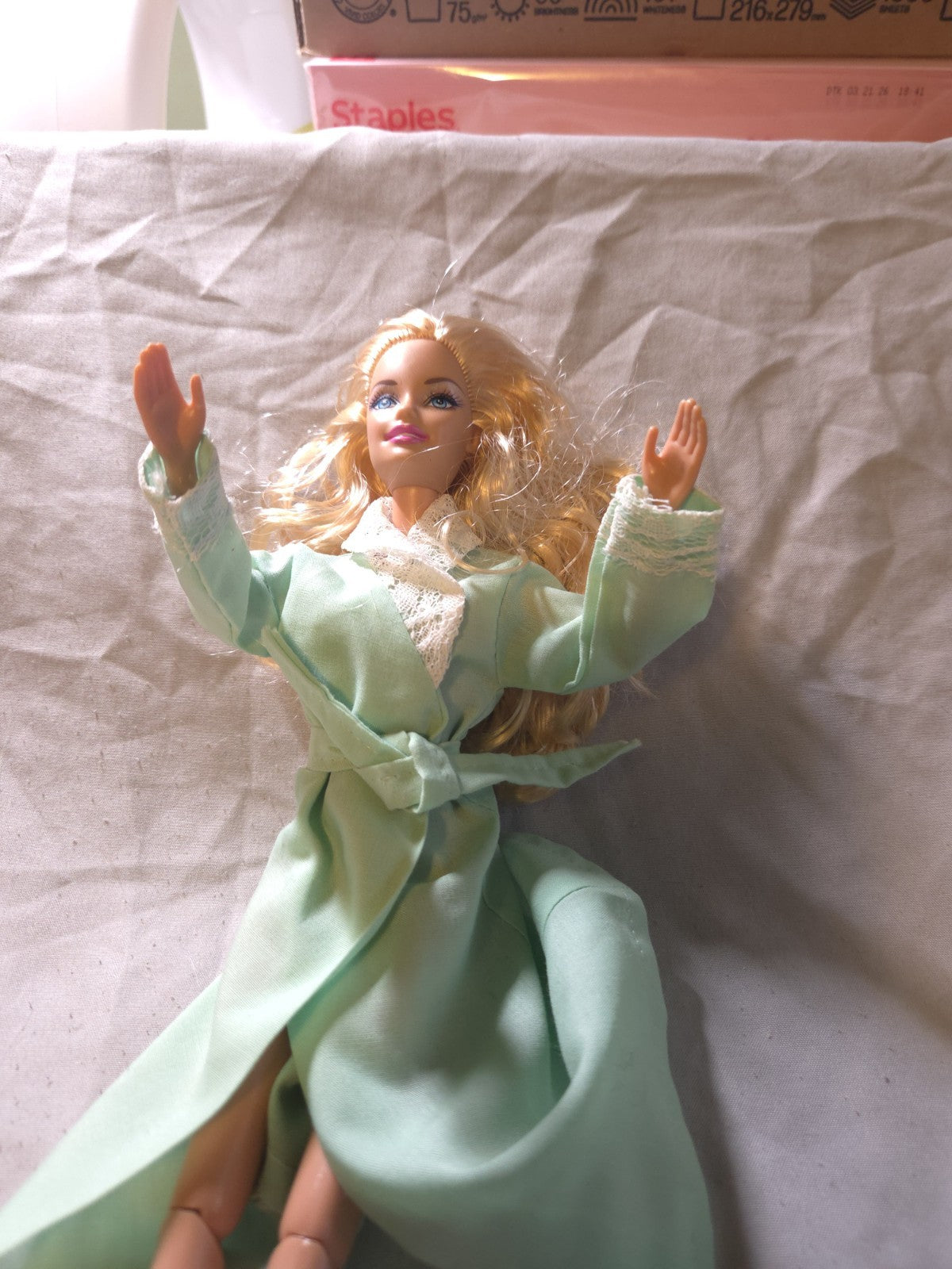 1998 Barbie Doll - Fashion Ave Lingerie - In Blue Robe