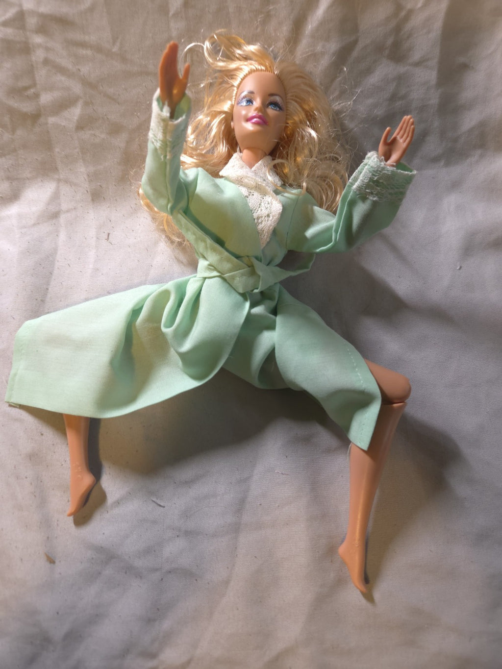 1998 Barbie Doll - Fashion Ave Lingerie - In Blue Robe