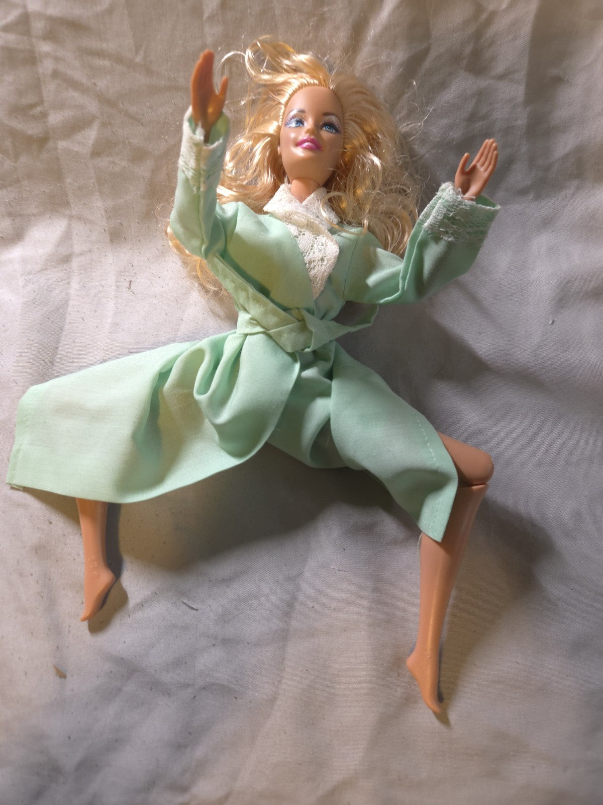 1998 Barbie Doll - Fashion Ave Lingerie - In Blue Robe
