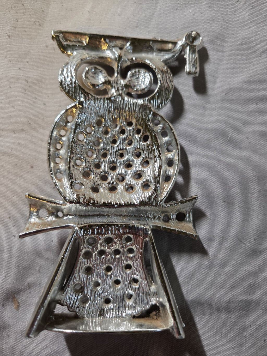 Vintage Metal Wise Owl Pierced Earring Holder 70s Torino Silver Tone Retro