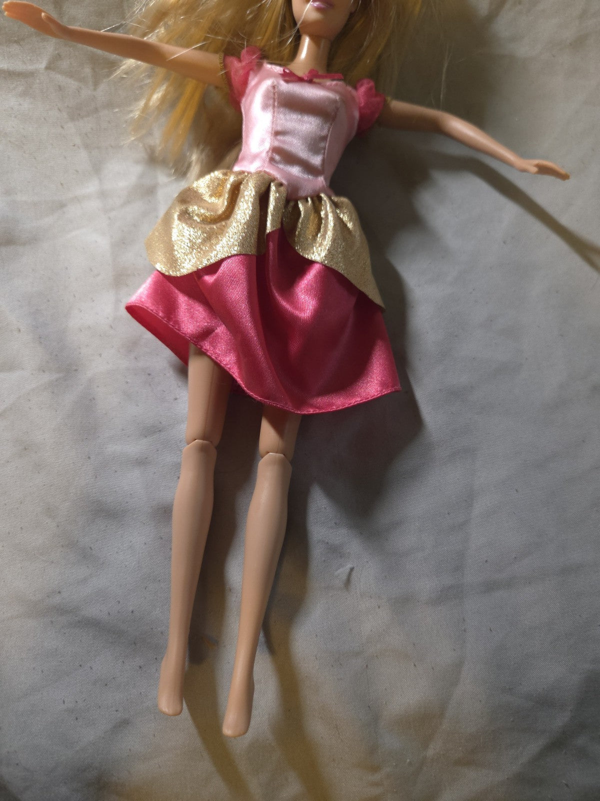 1998 Barbie Doll - 12 Dancing Princesses