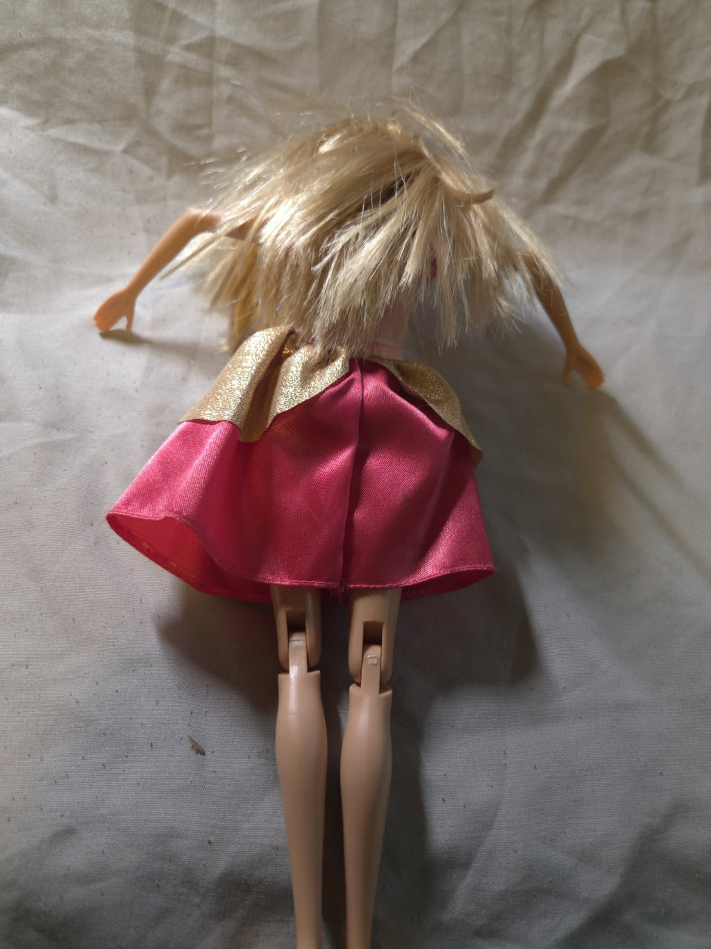 1998 Barbie Doll - 12 Dancing Princesses