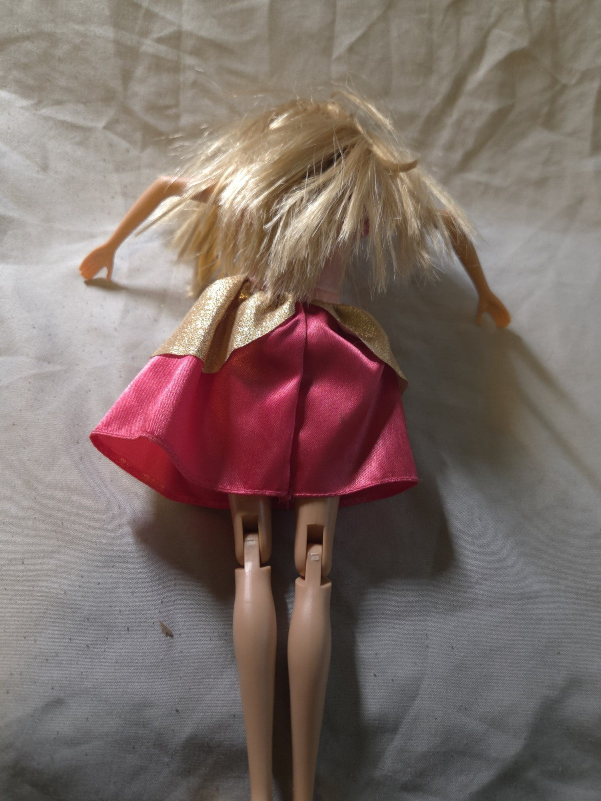 1998 Barbie Doll - 12 Dancing Princesses